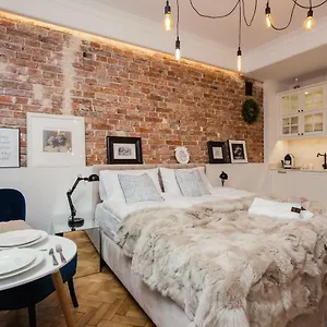 Апартаменты Sleephome Poznanska